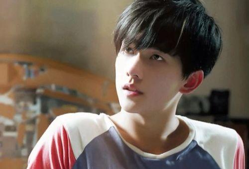 王大锤爆料杨洋视频播放,揭秘明星幕后故事  第1张